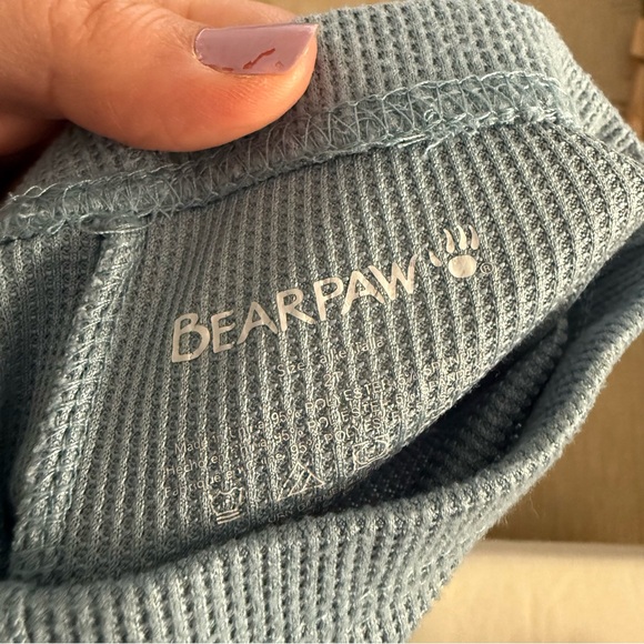 Bear Paw Toddler Two Piece Light Blue Set Size 2T (fits more 18 months) - Picture 4 of 5